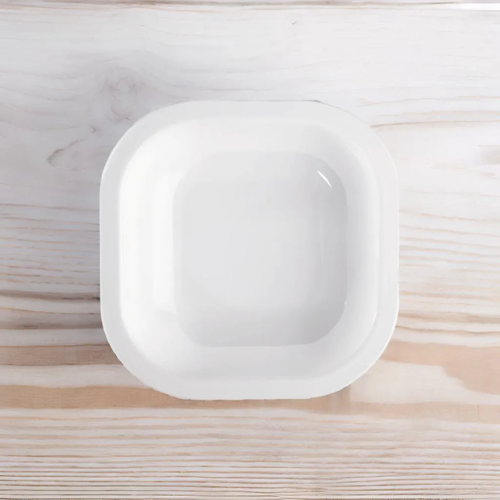 Plastic Urmi Small Chat Plate is perfect for your savory snacks.