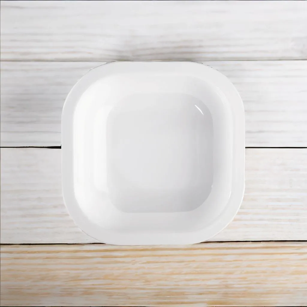 Plastic Urmi Small Chat Plate is perfect for your savory snacks.